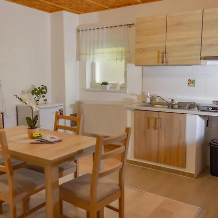 Topart Vendeghaz Apartment Levél