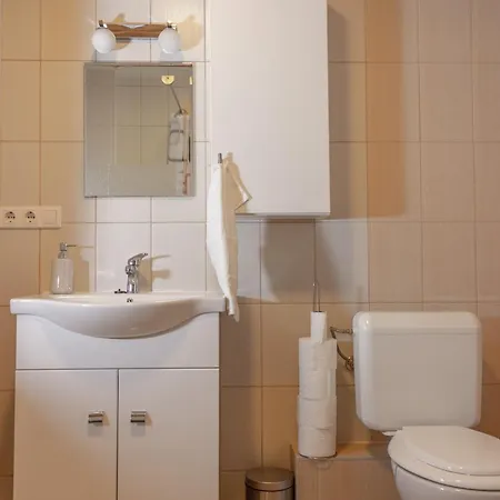 Topart Vendeghaz Apartment *